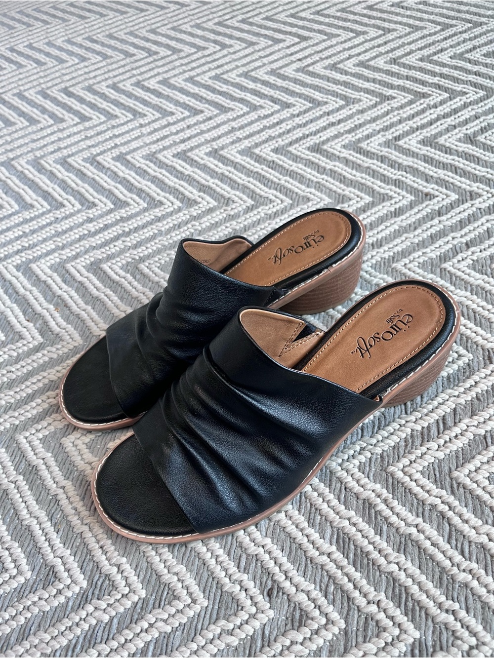 Eurosoft by Sofft Corley Slip in Sandal in Black - Picture 3 of 10